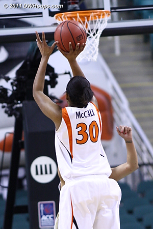 DWHoops Photo  - UVA Players: #30 Telia McCall 