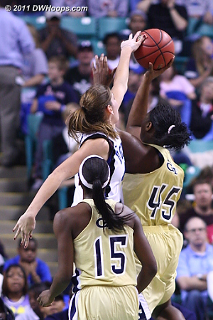 Vernerey rejects Goodlett  - Duke Tags: #43 Allison Vernerey - GT Players: #45 Sasha Goodlett 