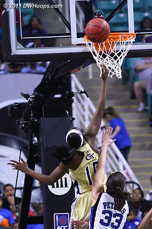 Marshall cuts Duke's lead to seven  - GT Players: #15 Tyaunna Marshall 