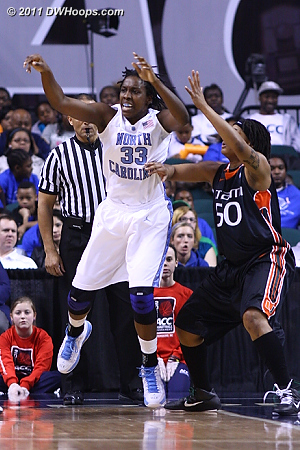 DWHoops Photo  - UNC Players: #33 Laura Broomfield - MIA Tags: #50 Maria Brown 