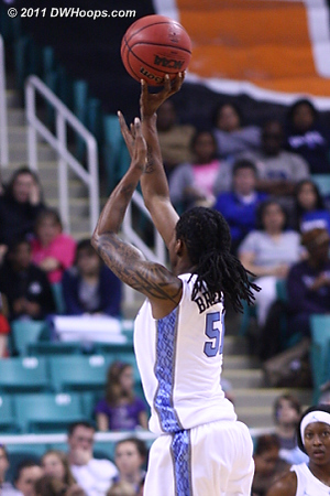 DWHoops Photo  - UNC Players: #51 Jessica Breland 