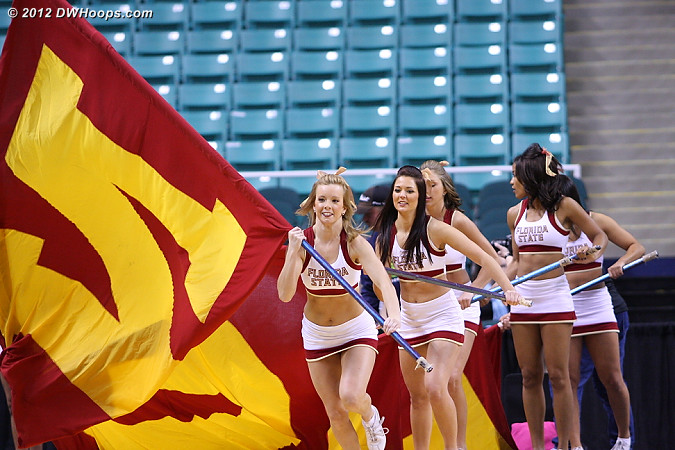 DWHoops Photo  - FSU Players:  FSU Cheerleaders 