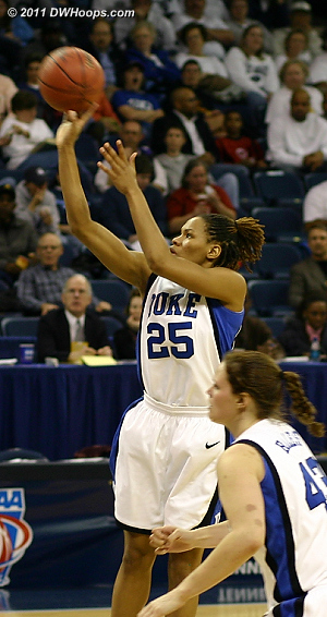 Monique hits a jumper during the 2006 NCAA run