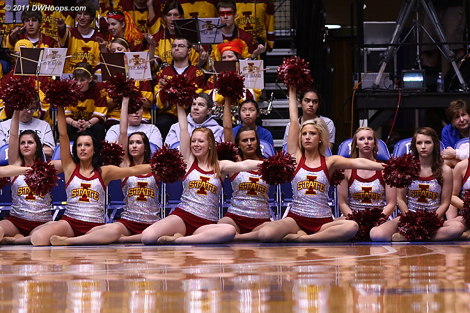 Iowa State cheerleaders hoping for a comeback  