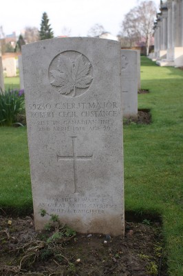 Headstone of Headstone of C.Serjt.Major Robert Cecil Custance, Faubourg-D�Amiens Cemetery, Arras, France -  - 