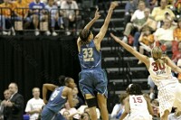 36-26, Halftime - Seimone can't hit the buzzer beater, and the Lynx trail by ten at half