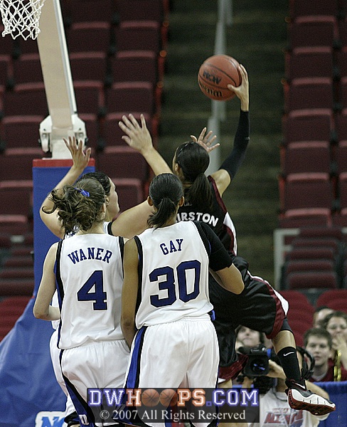 Kamesha Hairston lays it in