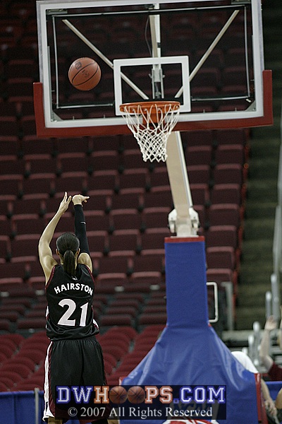 Kamesha Hairston at the line