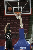 43-36, 17:37 - Kamesha Hairston at the line