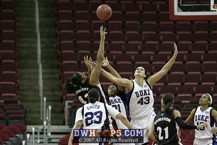 Comfort manages to put down this severely contested jumper, and Cheek is whistled for the foul