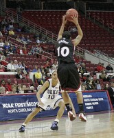  - Temple's Lakeisha Eaddy, guarded by Lindsey Harding