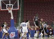 43-36, 17:07 - Hairston drops the ball to Comfort