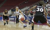 43-36, 16:50 - Lindsey Harding drives between defenders...