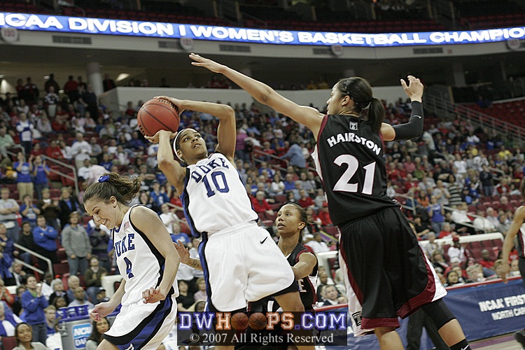 Abby tries to avoid Lindsey's jumper