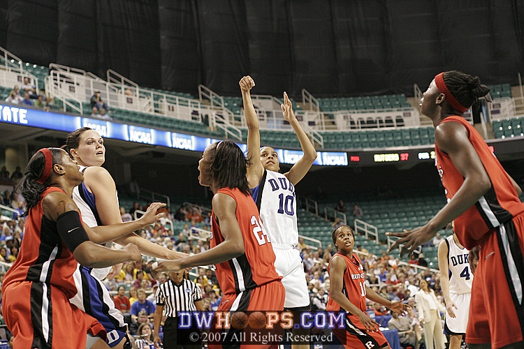 Lindsey's jumper comes up short