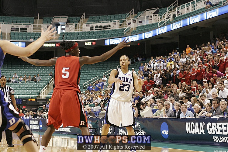 Nish dumps the ball into Alison