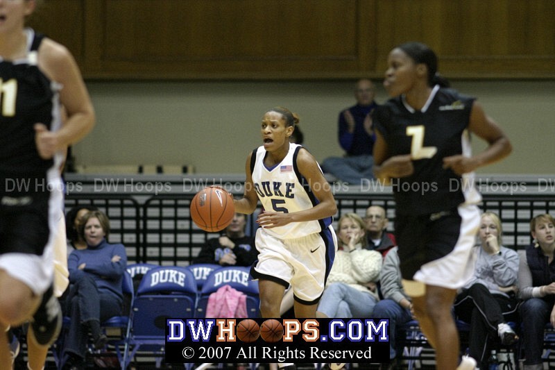 Jasmine Thomas running the point