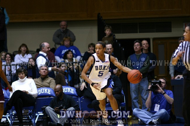 Jasmine Thomas rebounds an early Tonia Roundtree miss