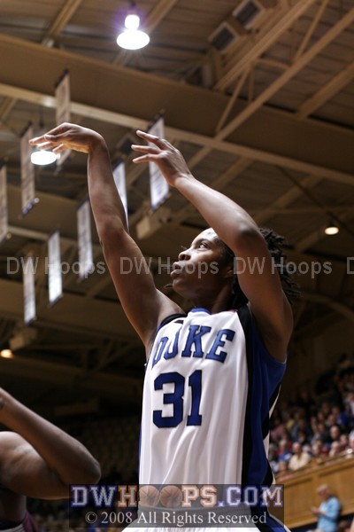 Keturah Jackson attemps a jumper during a cold streak for both teams