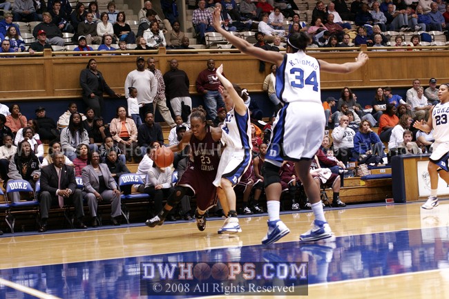 Abby Waner fouls Tonia Roundtree
