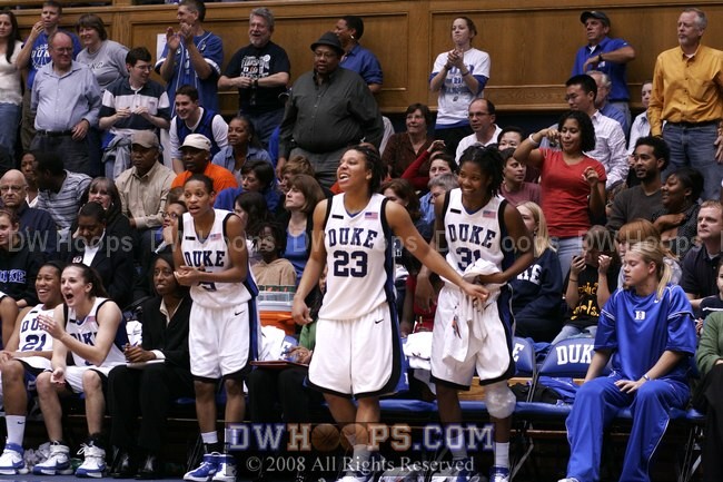 Bench applauds Christmas