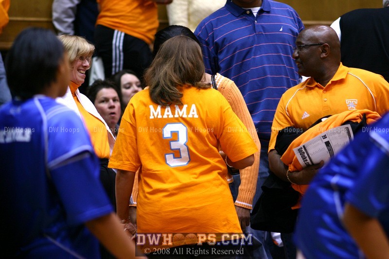 Sara Parker's cool shirt