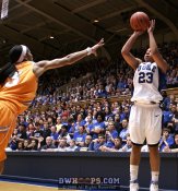 Wanisha Smith gets a good look, but no dice - 7-5 - 16:14 1st
