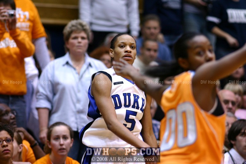 Jasmine Thomas inbounds in front of the UT bench
