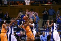 Carrem Gay ties up Baugh, UT retains possession - 14-7 - 13:17 1st