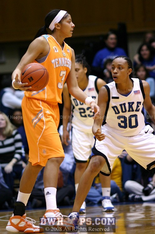 Carrem Gay guards Candace Parker beyond the arc