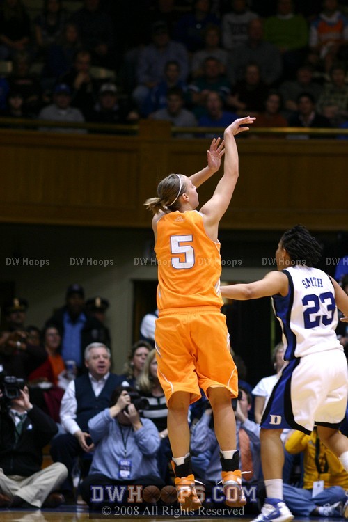 Bjorklund unable to make it back to back treys