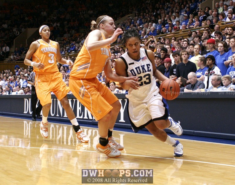 Wanisha Smith drives on Angie Bjorklund...