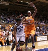 Joy Cheek fends off Candace Parker but travels - 31-28 - 2:21 1st