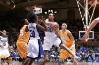 Carrem Gay boards a Hornbuckle miss - 40-46 - 15:35 2nd