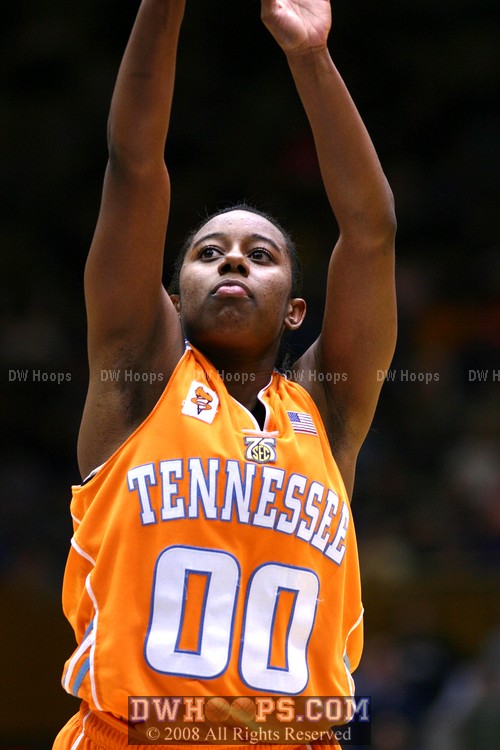 Eschewing the ambulance, Bobbitt makes both free throws