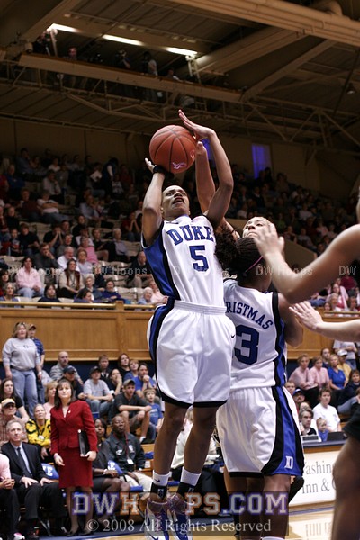 Sequence: Alex Tchangoue blocks Jasmine Thomas from behind