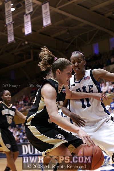 Sequence: Corinne Groves creates her own shot with a spin move inside
