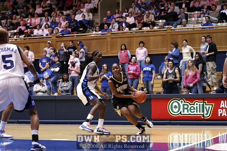 Sequence: Kem Wilson baseline drive, dish, and Courteney Morris miss