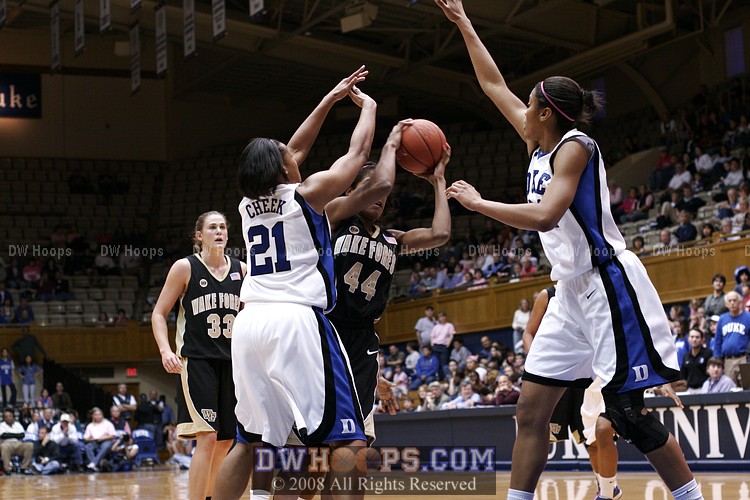 Joy and Krystal force Mekia Valentine into a turnover
