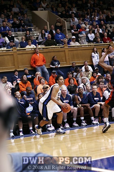 Sequence: Wanisha Smith drives to the goal, is fouled by Monica Wright, and ties the game with two free throws