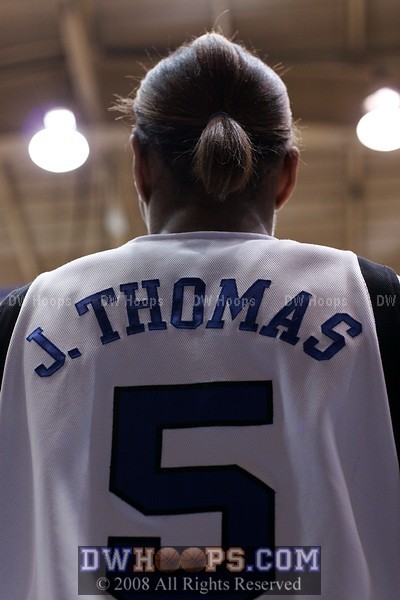 Jasmine Thomas inbounds in front of my spot