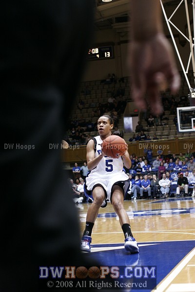 Sequence: Jasmine Thomas pull-up jumper sequence