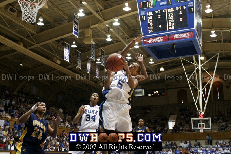 No call on this layup miss by Jasmine Thomas