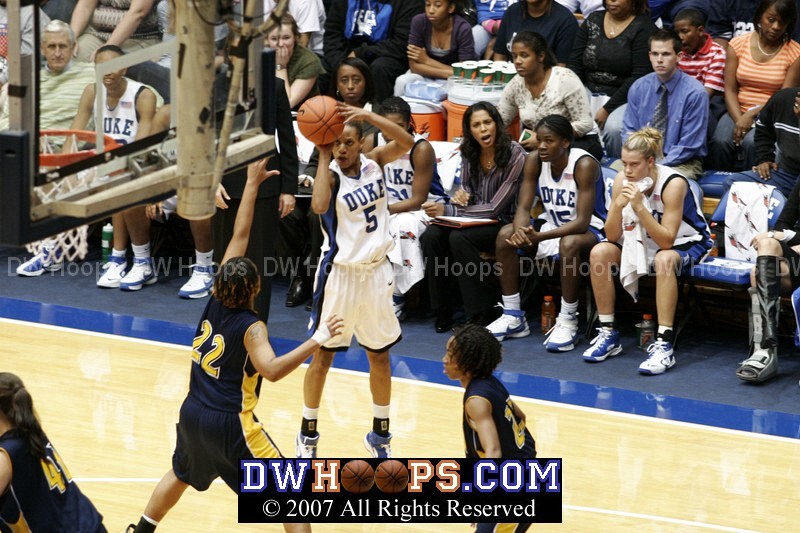 Jasmine Thomas nails the long deuce