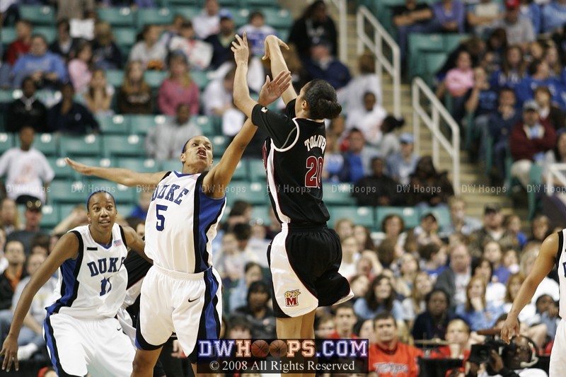 Jasmine Thomas helps foil another Toliver try