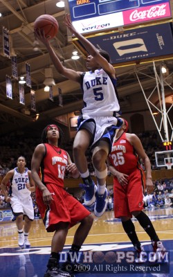 Thomas drew first blood for Duke, driving past Kizer and Coleman for this layup -  - D5.O13;1, 18:24, 2-1