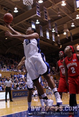 Joy Cheek starts a big Duke run with this nifty reverse layup from Keturah Jackson -  - O21;1, 7:31, 21-20