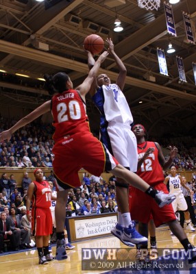 Hoop and harm for Chante Black, fouled by Kristi Toliver -  - O20.D11;1, 1:13, 37-27