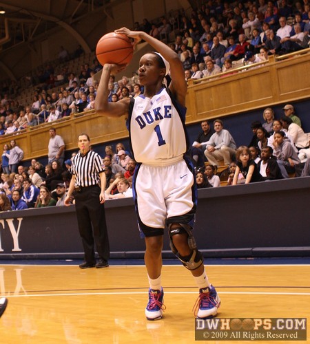 The somewhat unorthodox jumpshot of Chelsea Hopkins