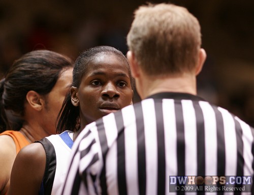 Bridgette Mitchell gets a bit of a talking to from referee David Kramer after her third foul